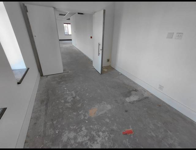 125M² OFFICE TO LET IN MAGALIESSIG